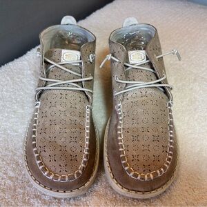 Hey Dudes Wendy Wendy Mid Suede Boho size W7 cognac